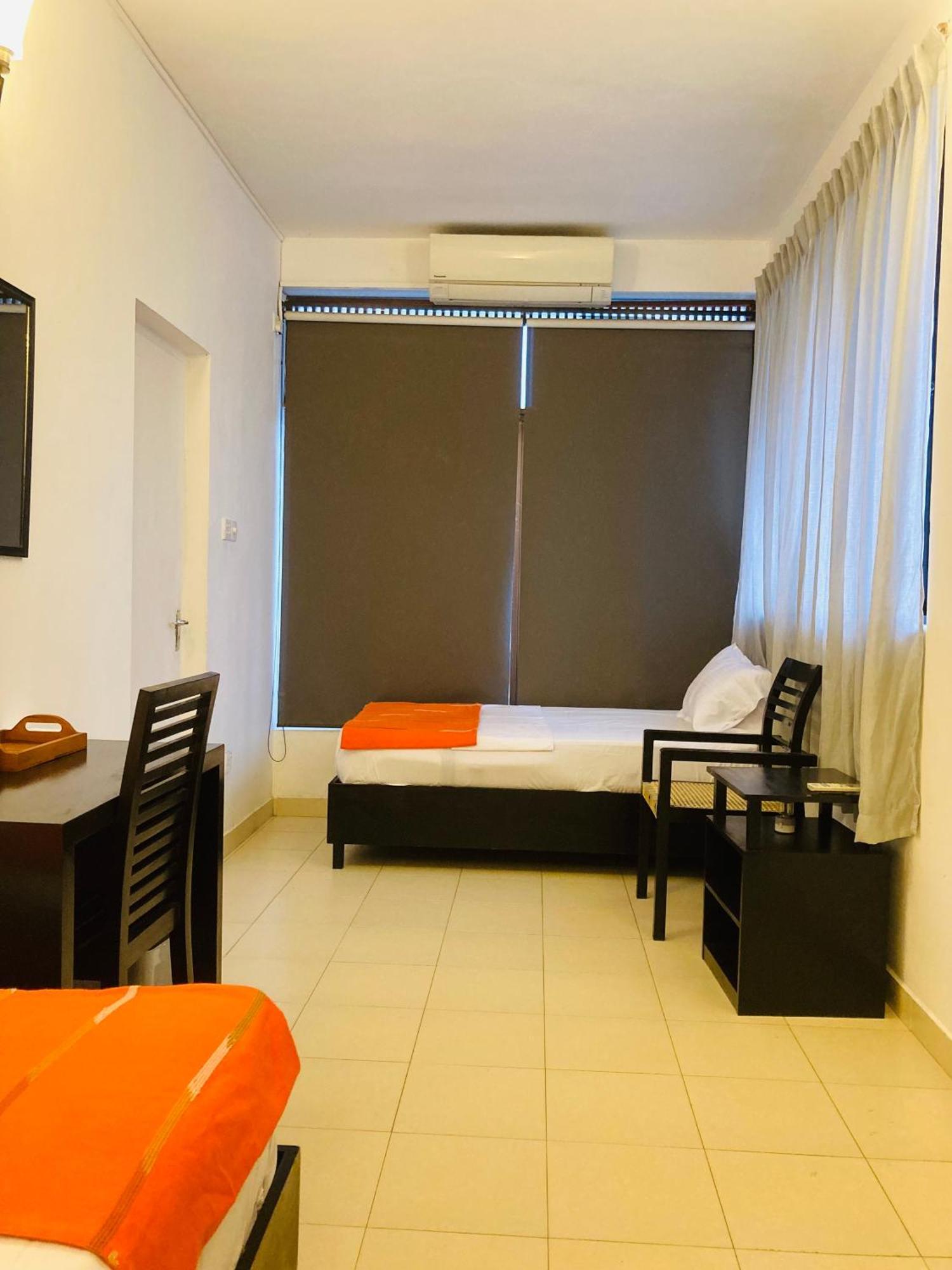 Asian House Hotel Colombo Luaran gambar